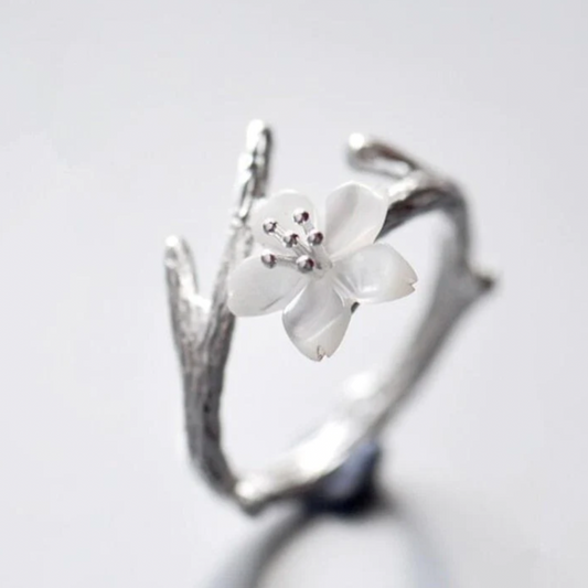 925 Sterling Silver Adjustable Ring with Elegant White Petal - Ester