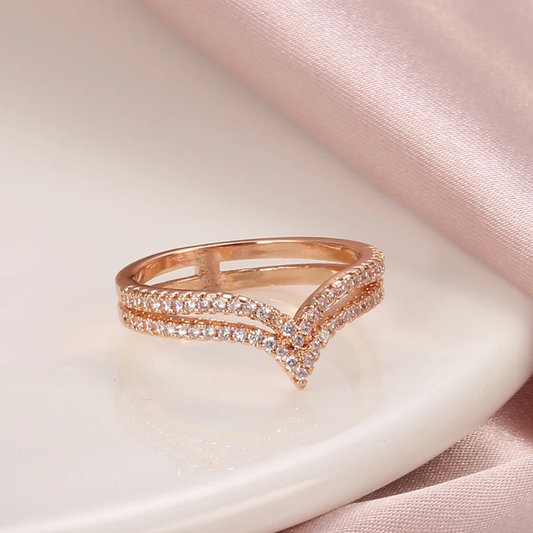 Sophisticated Sparkling Gold Ring - Ingvild
