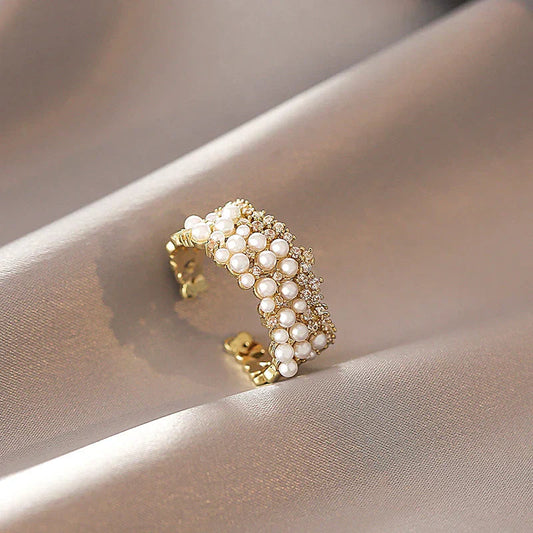 Adjustable Chic Ring in Pearls and Zirconia Radiance - Maja