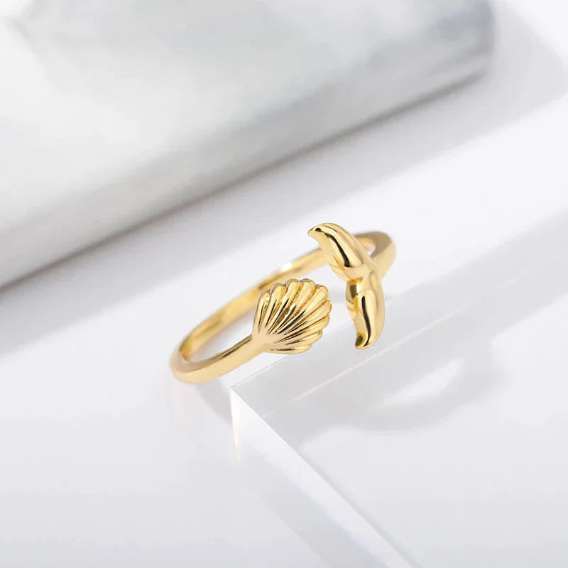 Adjustable Dazzling Siren Ring with Gold Shell - Jørdis
