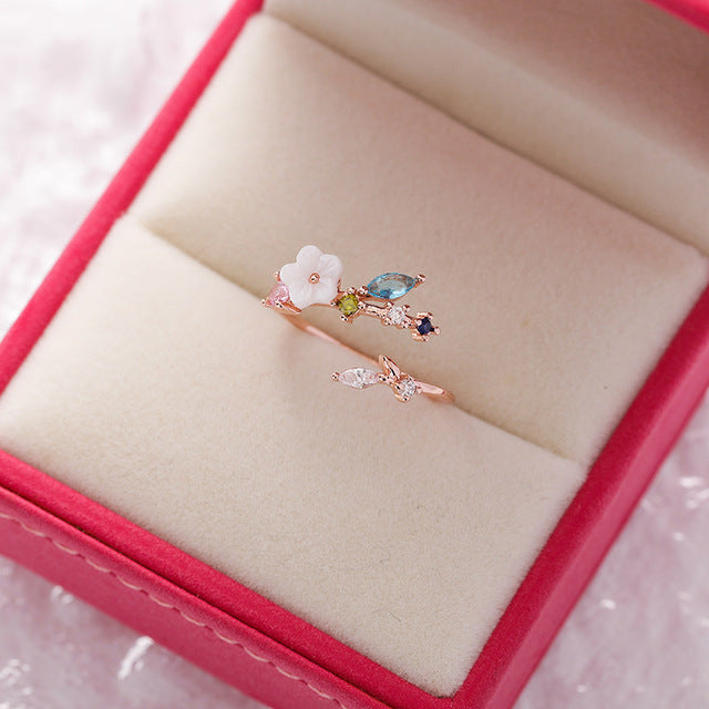 Adjustable Gold Wildflower Ring with Precious Stone Sparkle - Velde