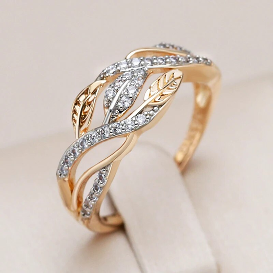 Sparkling Gold Leaf Chic Ring - Emma