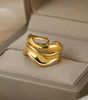 Golden Ring with Elegant and Irregular Curves - Mia
