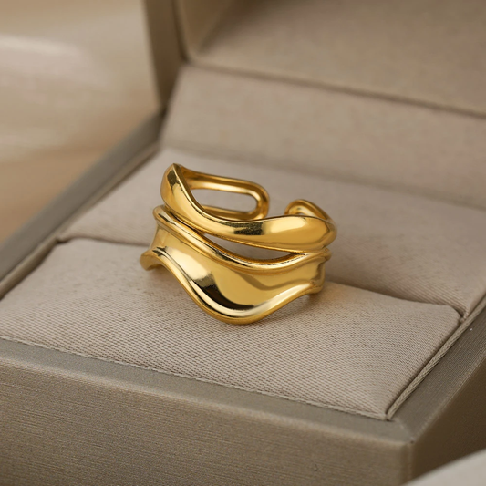 Golden Ring with Elegant and Irregular Curves - Mia