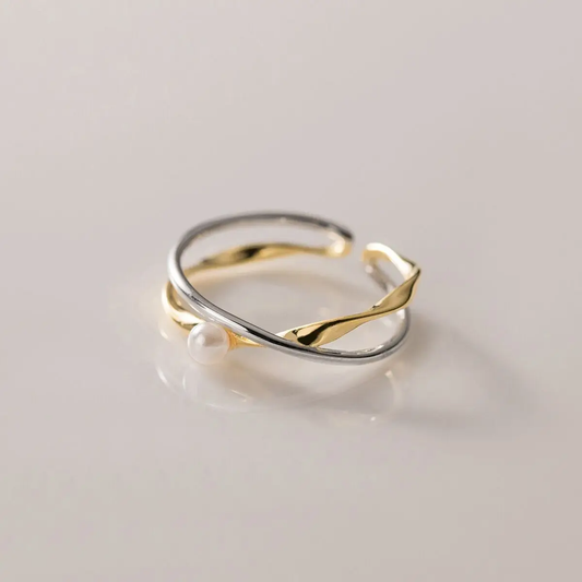 Elegant Gold and Silver Ring with Refined Pearls - Isabelle