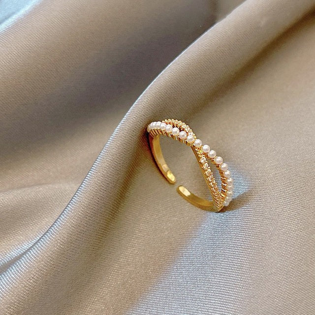 Dazzling Adjustable Braided Gold Ring with Pearls and Zirconium - Victoria