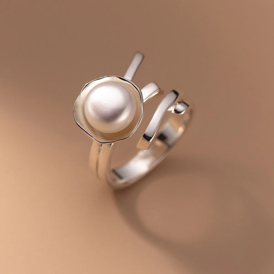 Chic ring in delicate pearls with open design - Olga
