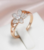 Dazzling ring in delicate flower form - Bettina