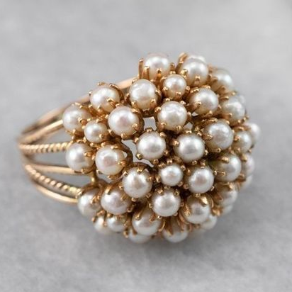 Elegant ring with sparkling pearls - Jasmine