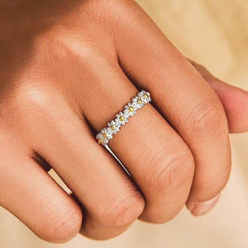 Adjustable 925 Sterling Silver Ring with Hand-Enamelled Daisies - Mary