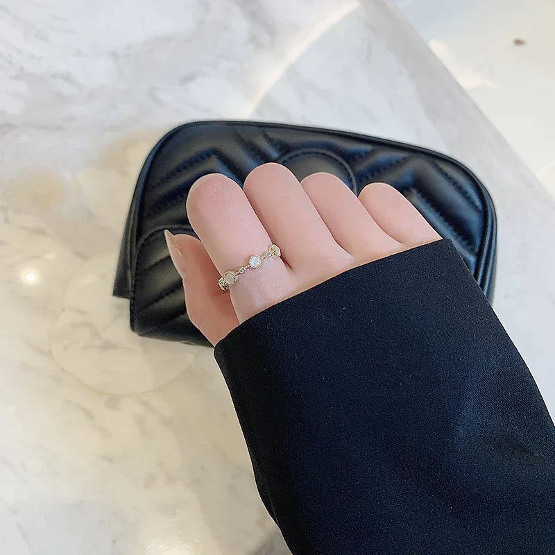 Elegant gold ring with White Opal and adjustable design - Eline