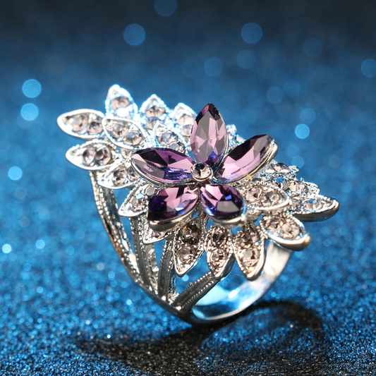 Elegantly designed ring in colored zirconia -  Bergum