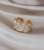 Refined twisted ring adorned with sparkling zirconias - Reine