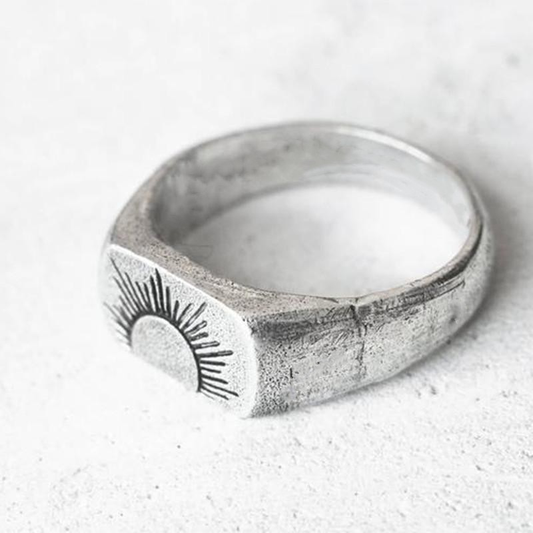 Vintage silver ring with dazzling solar design - Nordholm