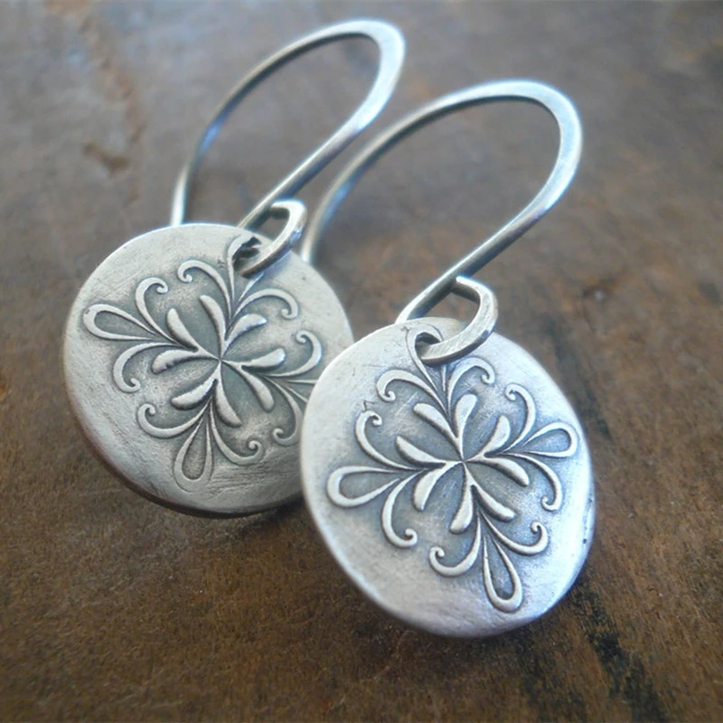 Elegant Vintage Silver Earrings - Kali