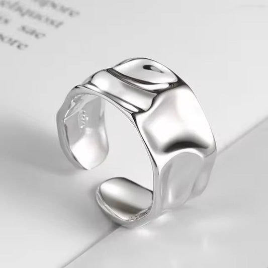 Polished, elegant and modern steel ring - Hadley